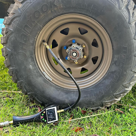 tyre inflator and deflator connected